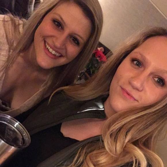 Meet your Posher, Katelyn - Picture 1 of 1